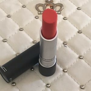 🧜🏽‍♀️Rare🧜🏽‍♀️Mac Pro long wear Lip Creme